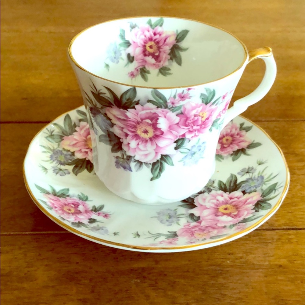 Allyn Nelson Fine Bone China Teacup and Saucer - Picture 2 of 8